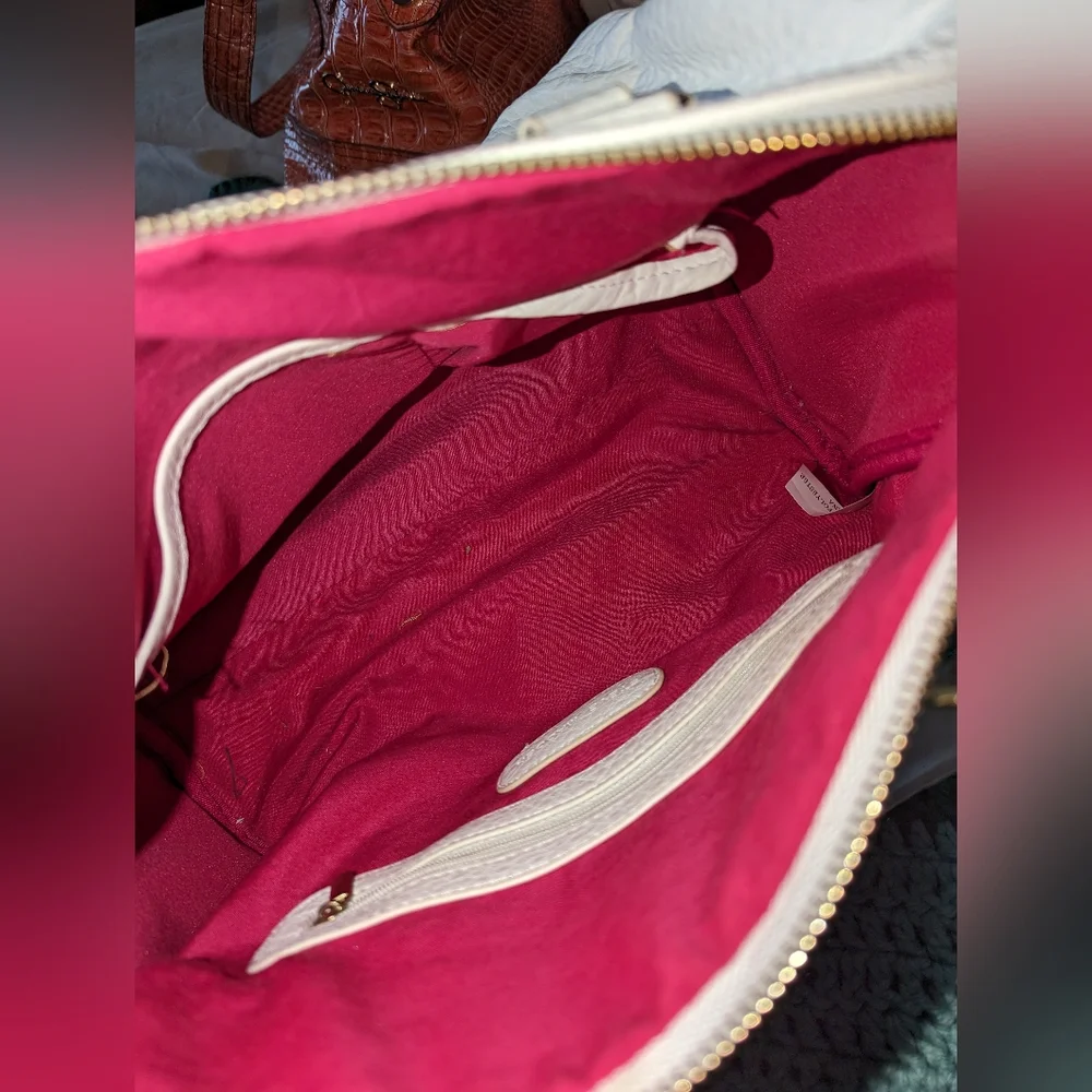 Purse - Picture 1 of 2
